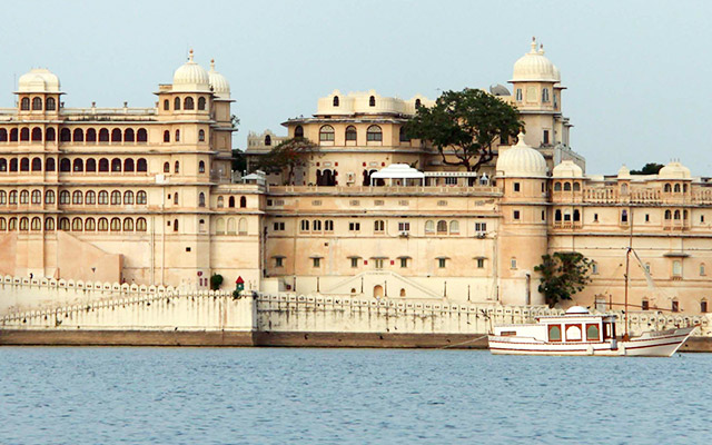 city-palace-udaipur-hm