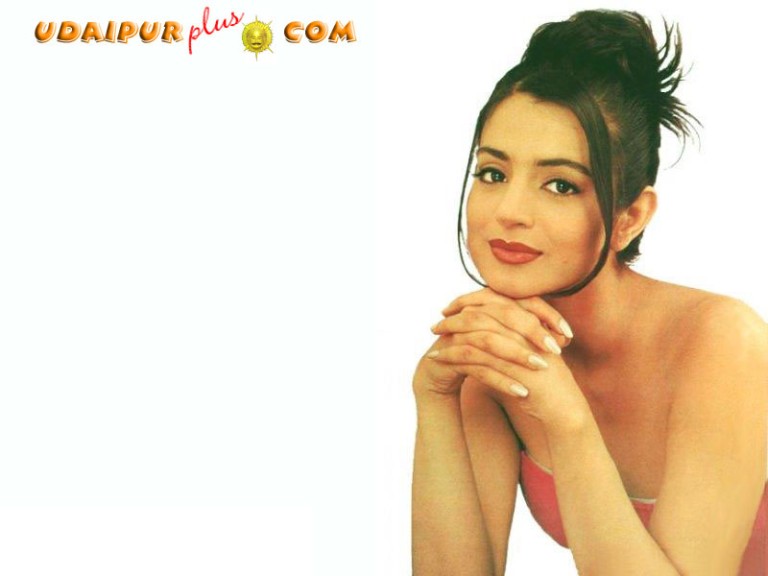 amisha_patel_plus_7636